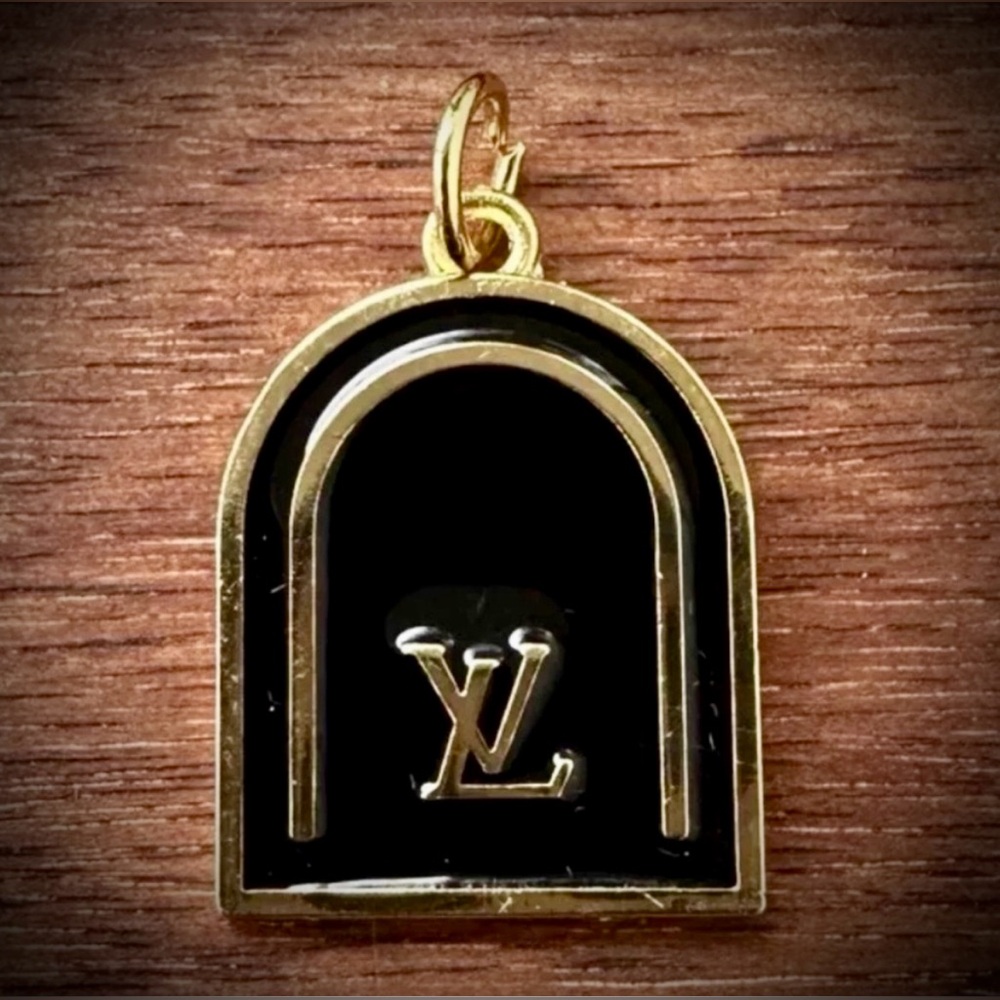 LV Zipper Pull